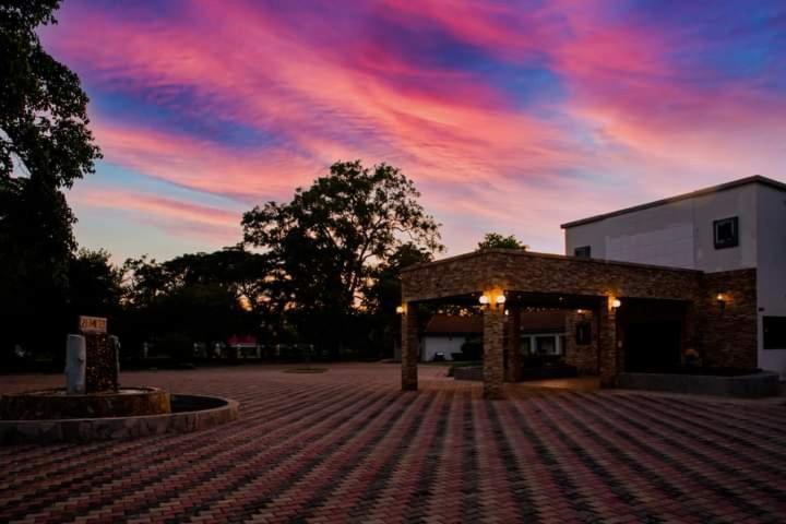 Zambezi Junction Lodge Livingstone Dış mekan fotoğraf