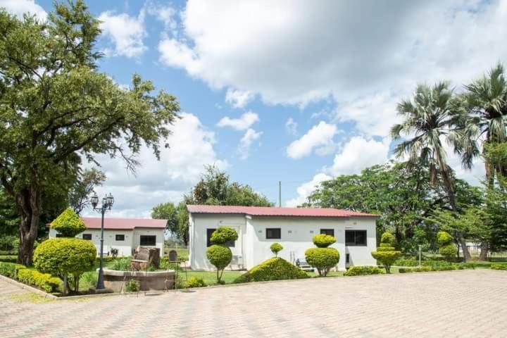 Zambezi Junction Lodge Livingstone Dış mekan fotoğraf