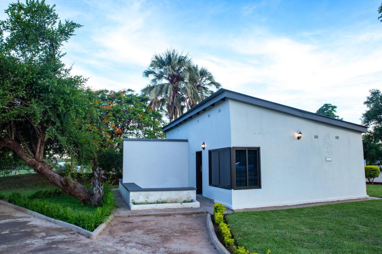 Zambezi Junction Lodge Livingstone Dış mekan fotoğraf